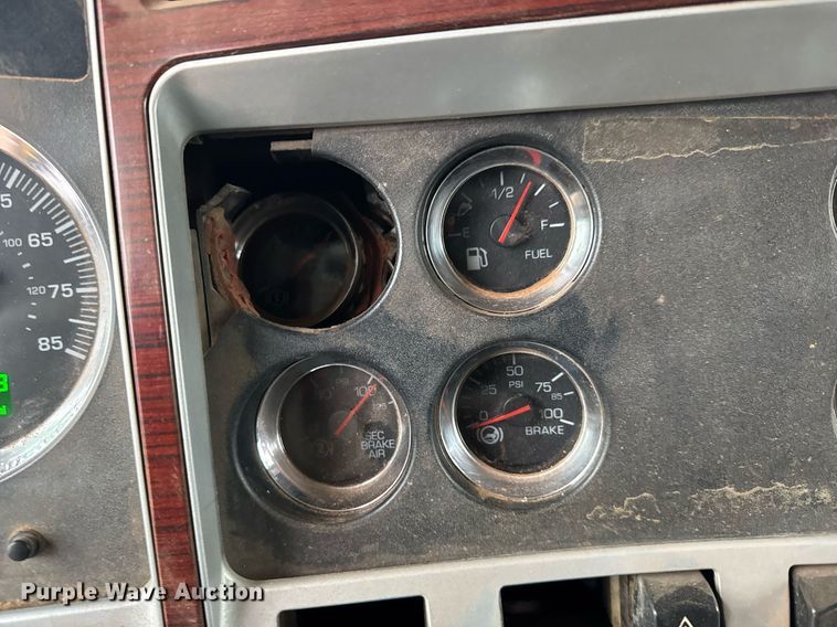 image for item LH9482 2007 Kenworth  T800 dump truck