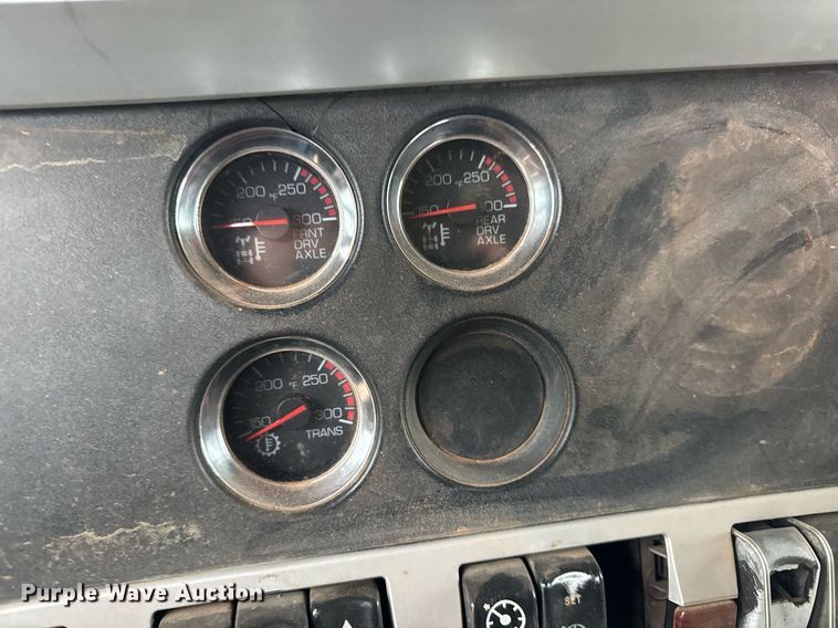 image for item LH9482 2007 Kenworth  T800 dump truck