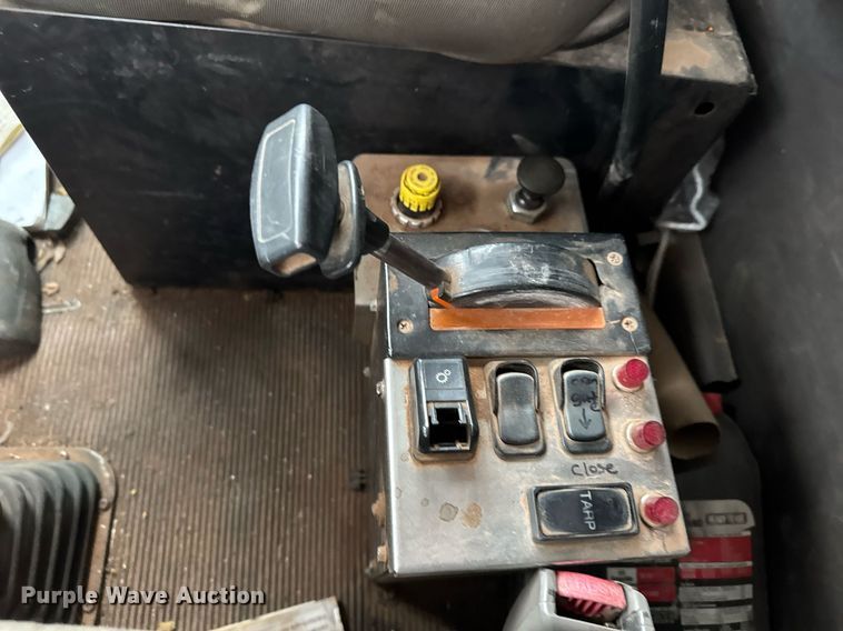 image for item LH9482 2007 Kenworth  T800 dump truck