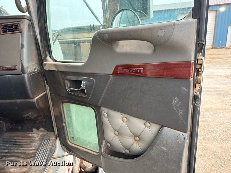 image for item LH9482 2007 Kenworth  T800 dump truck