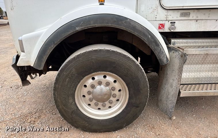 image for item LH9482 2007 Kenworth  T800 dump truck