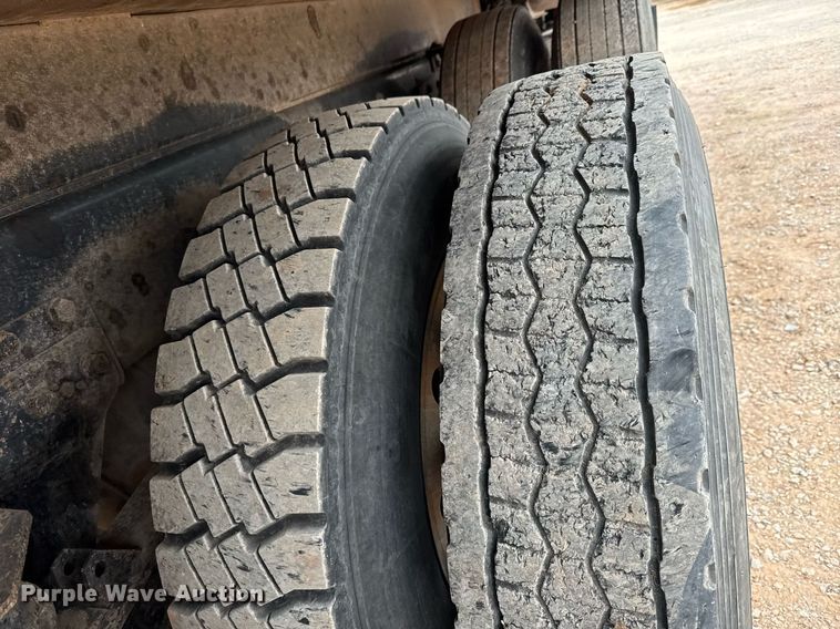 image for item LH9482 2007 Kenworth  T800 dump truck