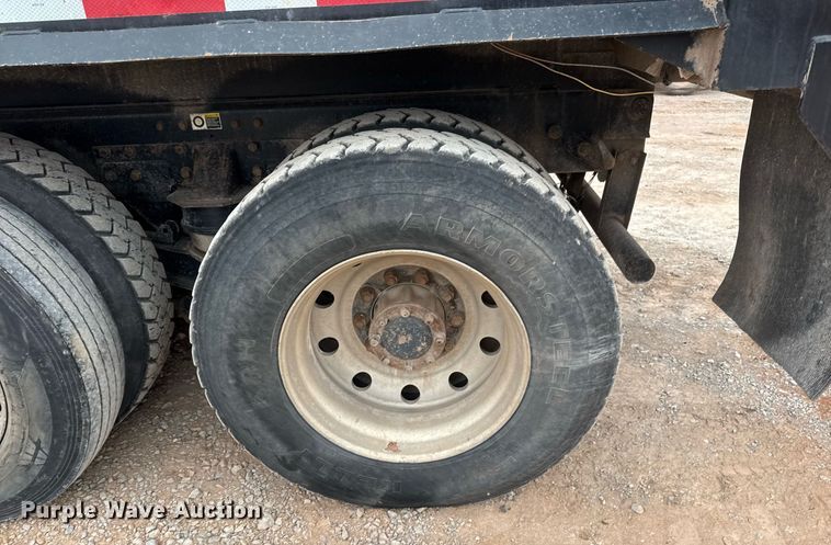 image for item LH9482 2007 Kenworth  T800 dump truck