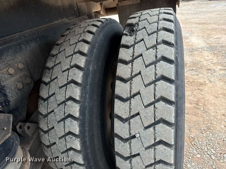 image for item LH9482 2007 Kenworth  T800 dump truck