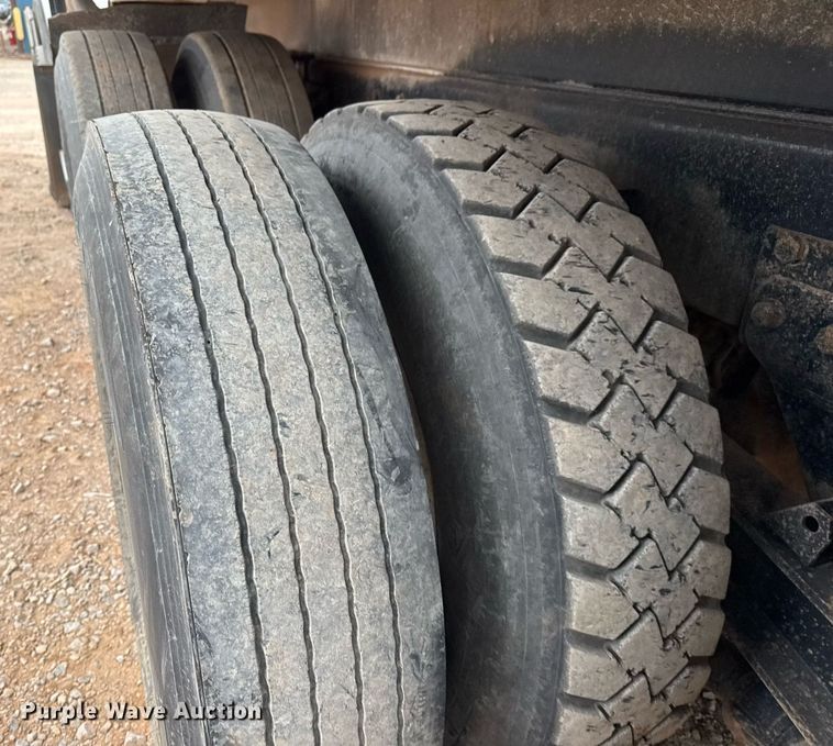 image for item LH9482 2007 Kenworth  T800 dump truck