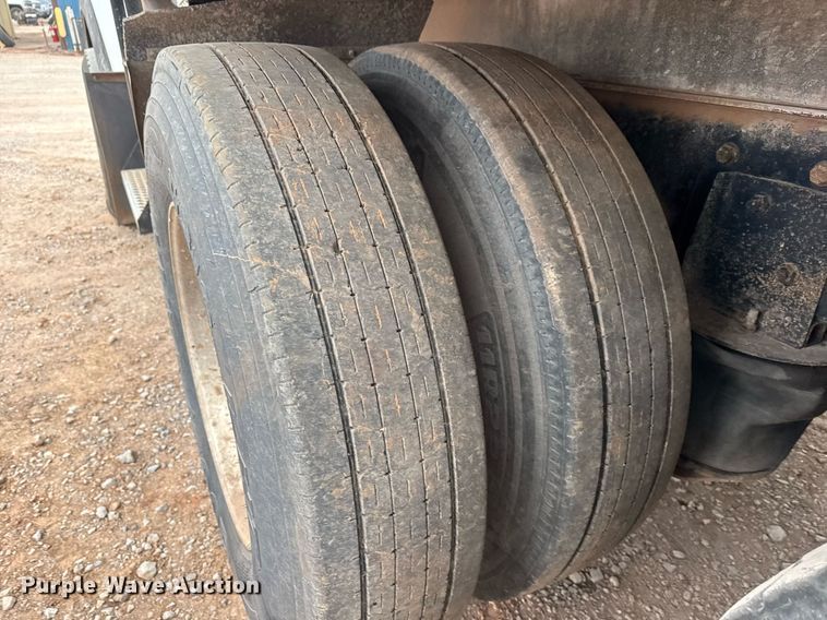 image for item LH9482 2007 Kenworth  T800 dump truck