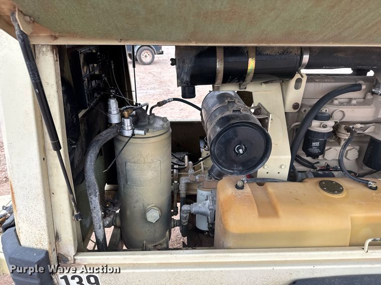 image for item LH9484 1997 Ingersoll-Rand  XP185WJD air compressor