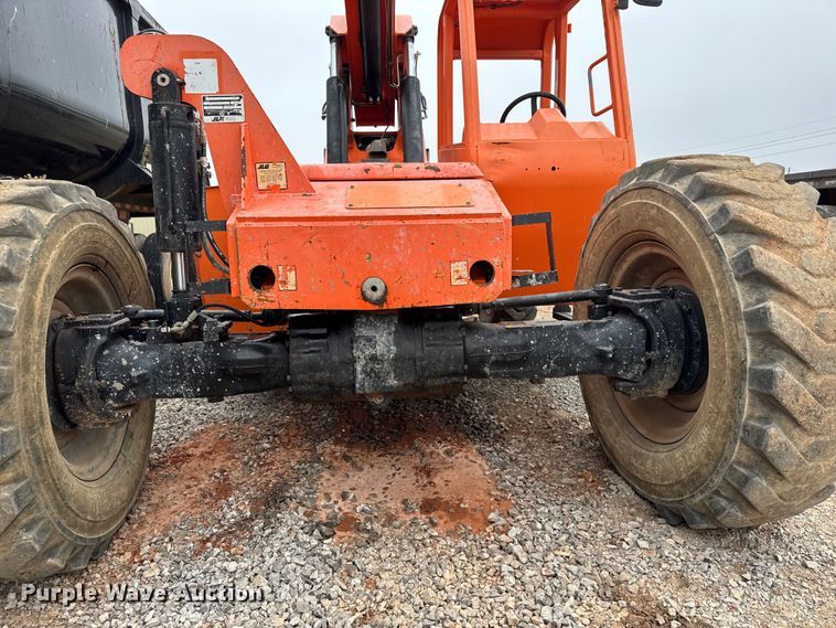image for item LH9485 2015 JLG 8042 telehandler