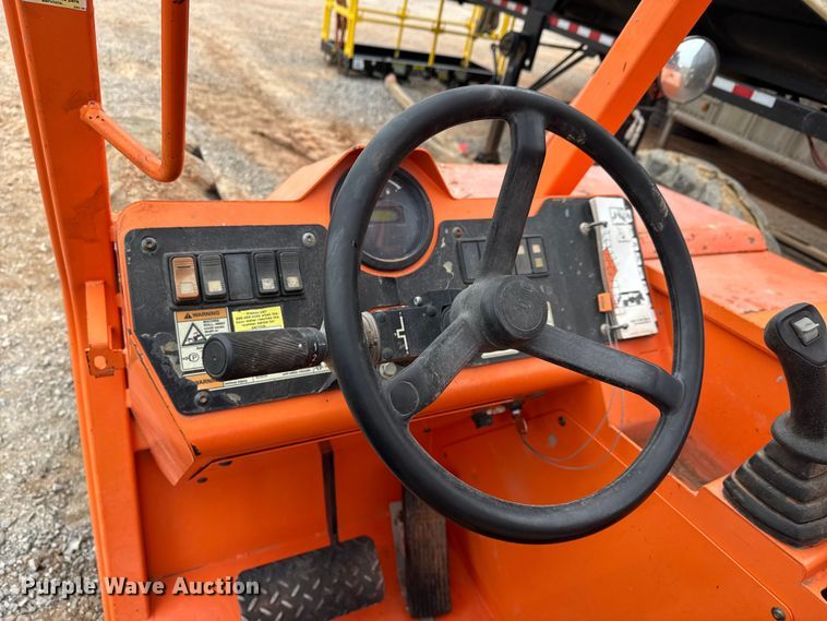 image for item LH9485 2015 JLG 8042 telehandler