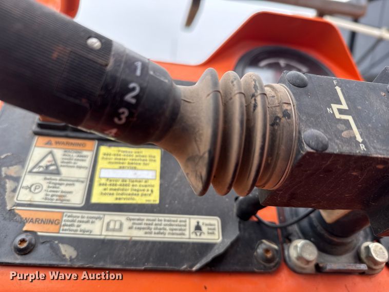 image for item LH9485 2015 JLG 8042 telehandler