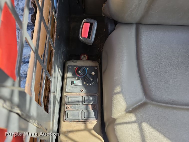 image for item LX9037 2007 Case 450CT tracked skid steer loader