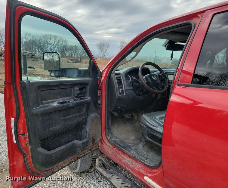 image for item NB9802 2014 Dodge Ram 5500 Crew Cab flatbed truck