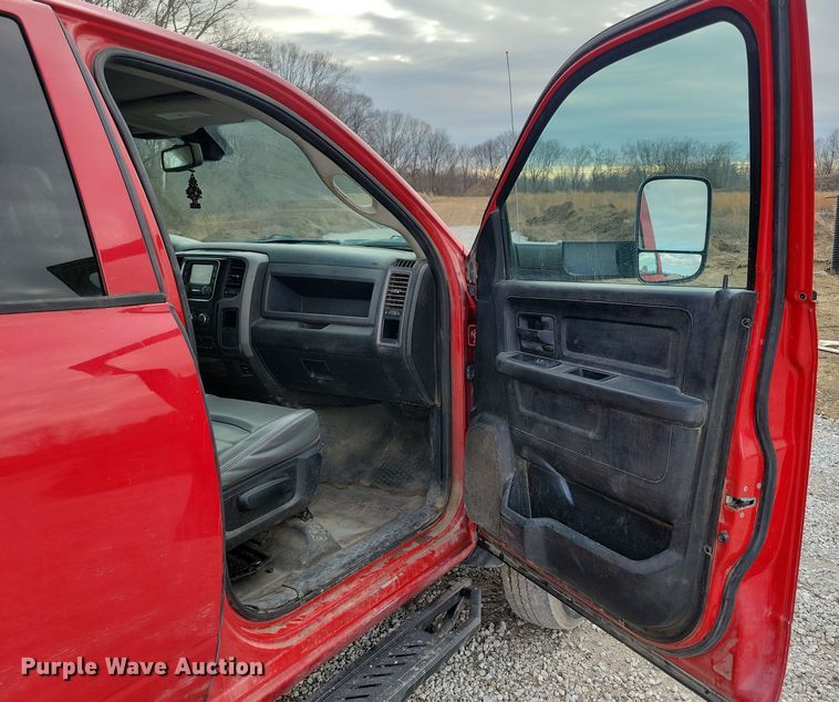 image for item NB9802 2014 Dodge Ram 5500 Crew Cab flatbed truck