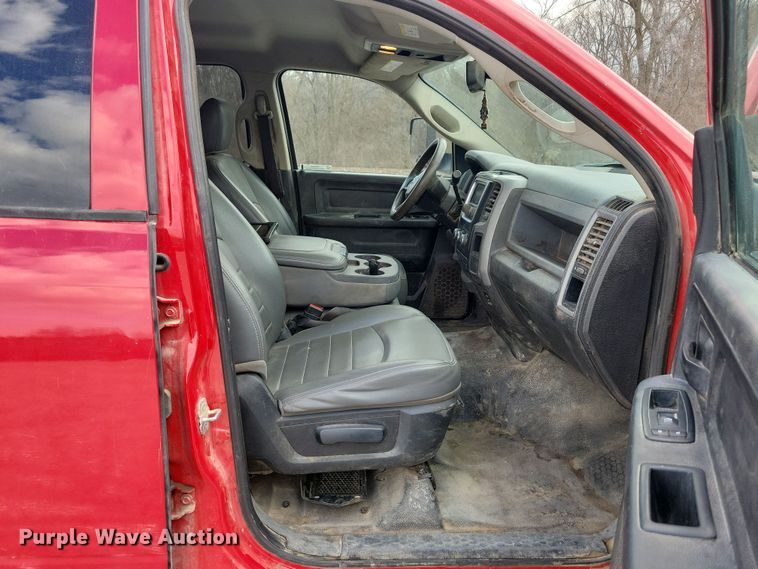 image for item NB9802 2014 Dodge Ram 5500 Crew Cab flatbed truck