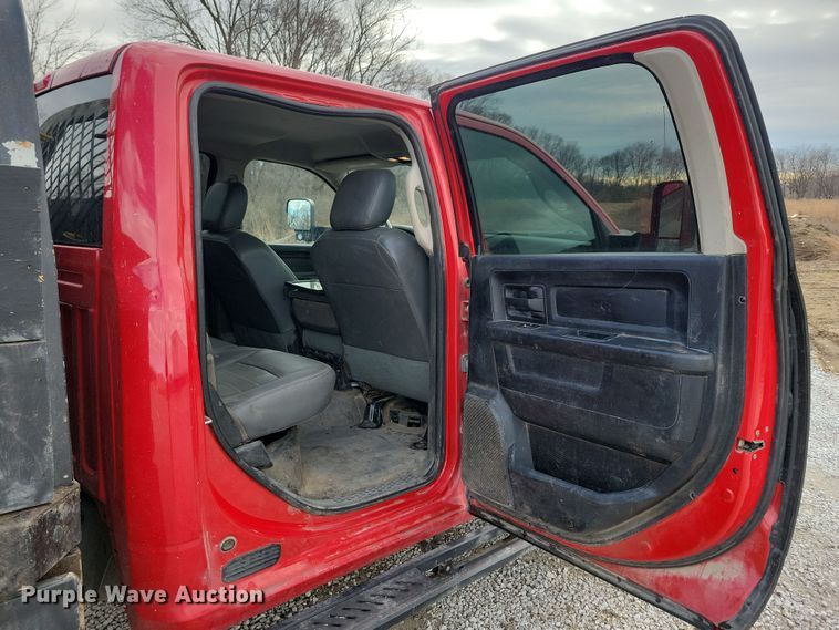 image for item NB9802 2014 Dodge Ram 5500 Crew Cab flatbed truck