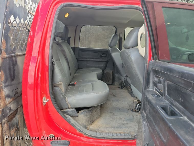 image for item NB9802 2014 Dodge Ram 5500 Crew Cab flatbed truck