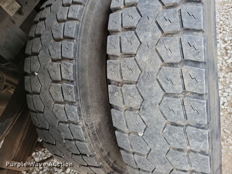 image for item NB9802 2014 Dodge Ram 5500 Crew Cab flatbed truck