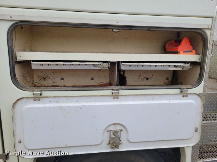 image for item NB9805 2012 International  7400 bucket truck