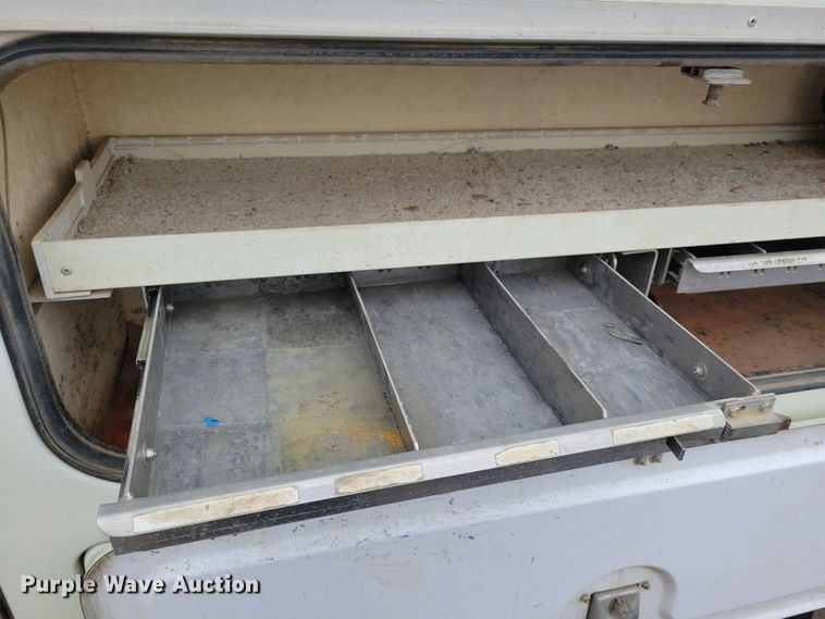 image for item NB9805 2012 International  7400 bucket truck