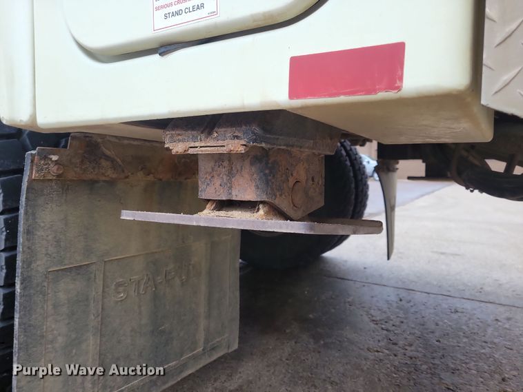 image for item NB9805 2012 International  7400 bucket truck