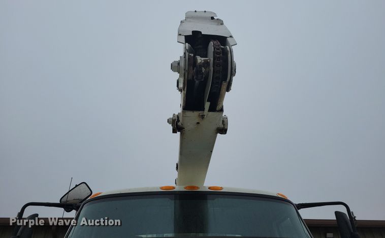 image for item NB9805 2012 International  7400 bucket truck