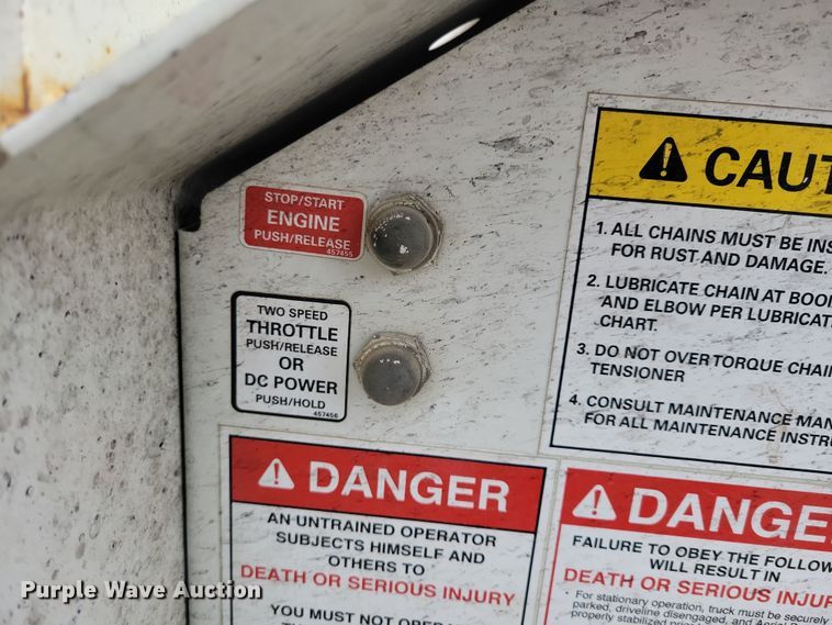 image for item NB9805 2012 International  7400 bucket truck