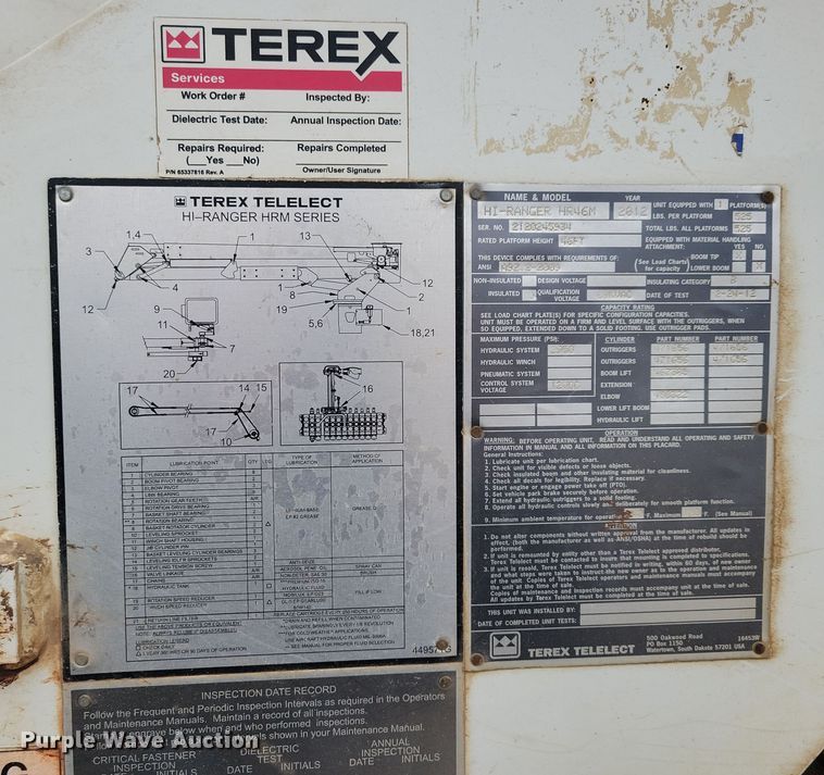 image for item NB9805 2012 International  7400 bucket truck