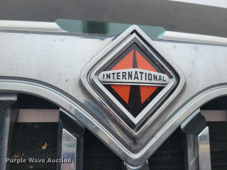 image for item NB9805 2012 International  7400 bucket truck