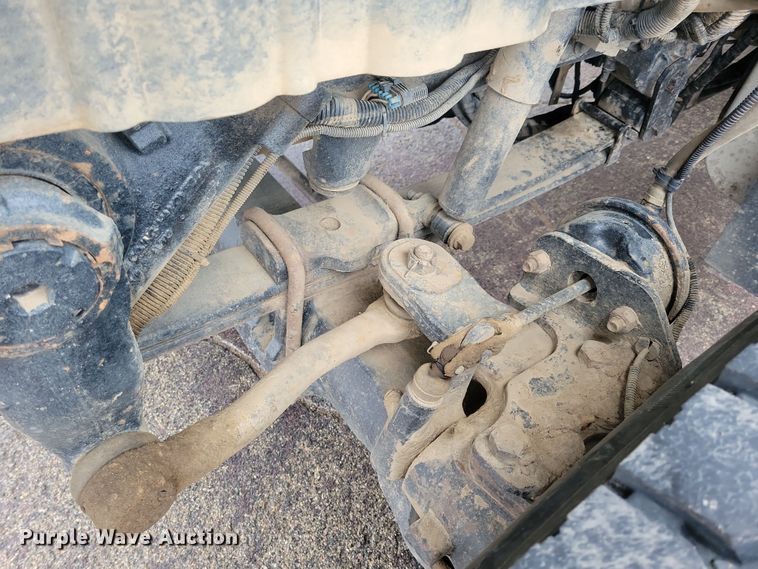 image for item NB9805 2012 International  7400 bucket truck