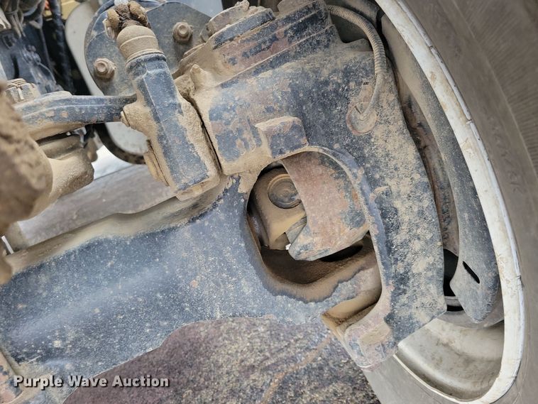 image for item NB9805 2012 International  7400 bucket truck