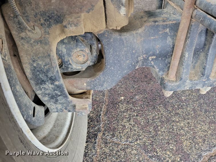 image for item NB9805 2012 International  7400 bucket truck