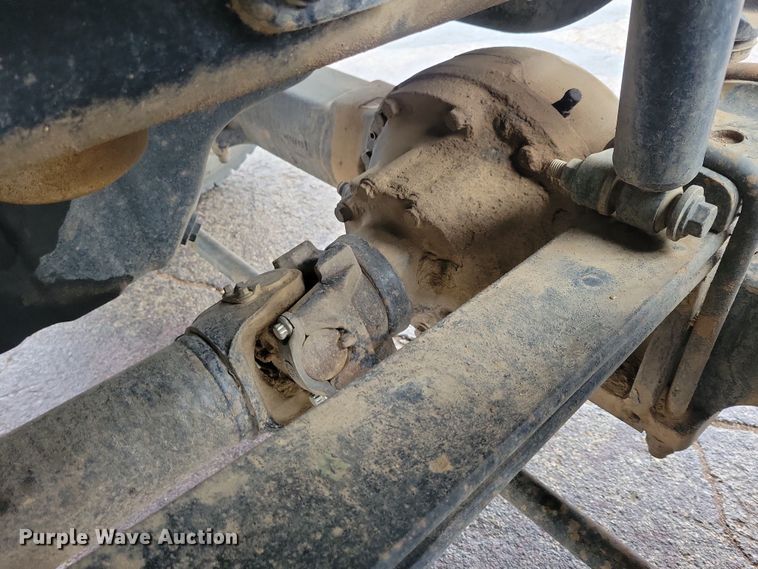 image for item NB9805 2012 International  7400 bucket truck