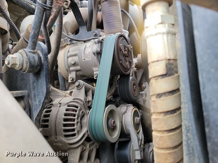 image for item NB9805 2012 International  7400 bucket truck