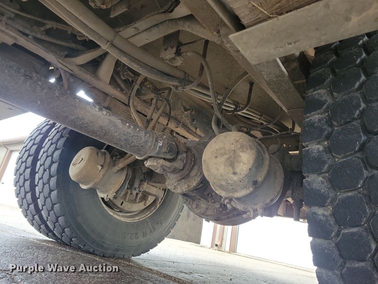 image for item NB9805 2012 International  7400 bucket truck