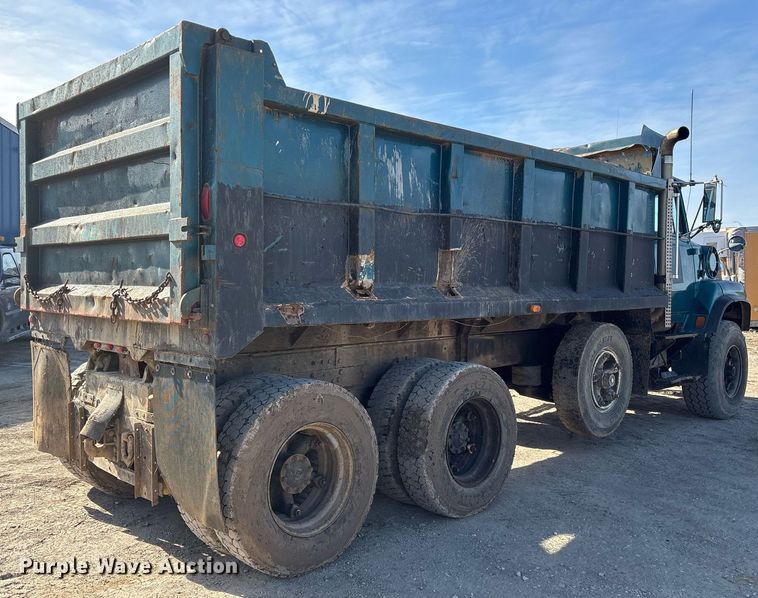 image for item OK9524 1995 Ford L9000 dump truck