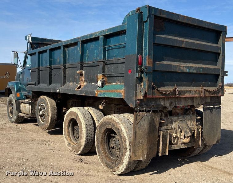image for item OK9524 1995 Ford L9000 dump truck