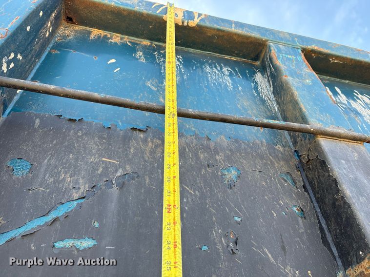 image for item OK9524 1995 Ford L9000 dump truck