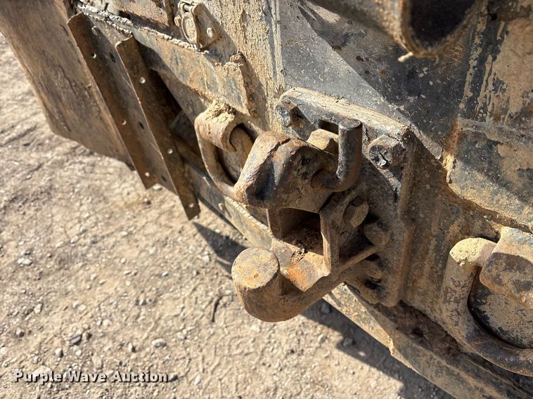 image for item OK9524 1995 Ford L9000 dump truck