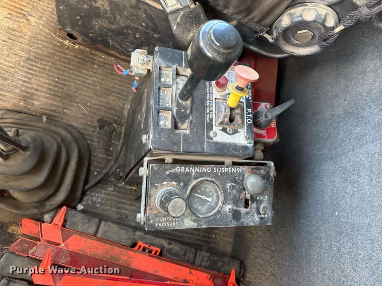 image for item OK9524 1995 Ford L9000 dump truck