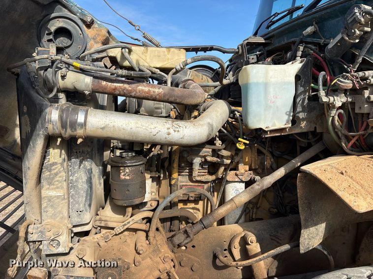 image for item OK9524 1995 Ford L9000 dump truck