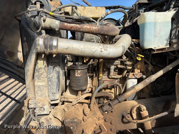 image for item OK9524 1995 Ford L9000 dump truck