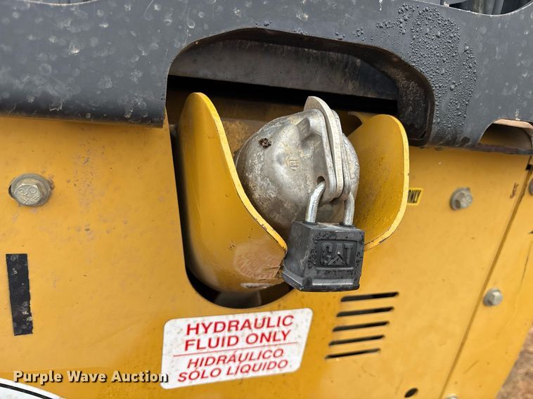 image for item OK9535 2012 Caterpillar D4K2 LGP dozer