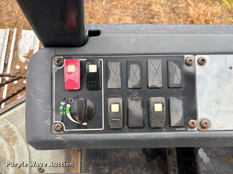 image for item OK9535 2012 Caterpillar D4K2 LGP dozer