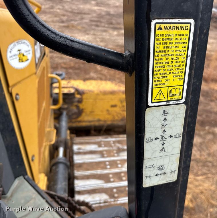 image for item OK9535 2012 Caterpillar D4K2 LGP dozer