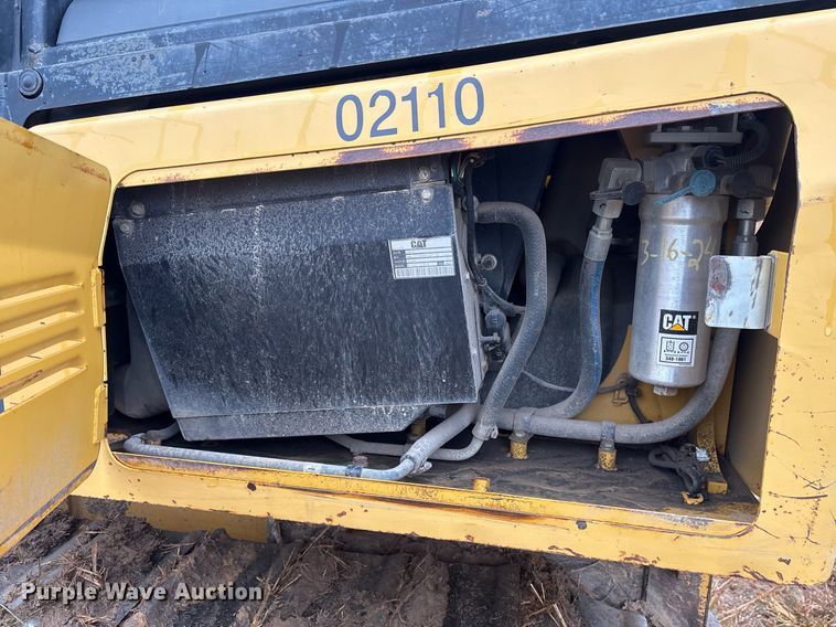 image for item OK9535 2012 Caterpillar D4K2 LGP dozer