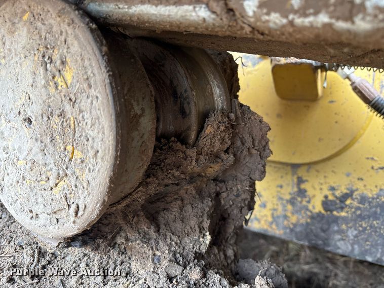 image for item OK9535 2012 Caterpillar D4K2 LGP dozer