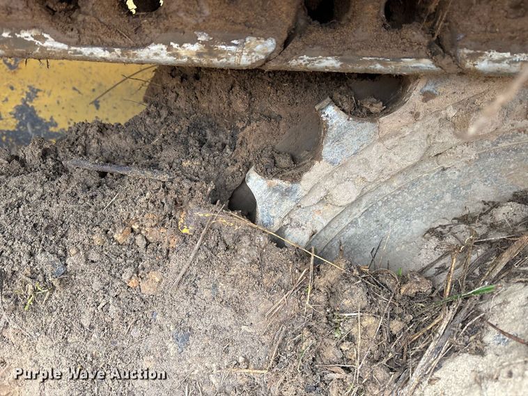 image for item OK9535 2012 Caterpillar D4K2 LGP dozer