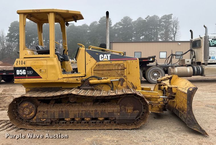 image for item OK9536 2004 Caterpillar D5G LGP dozer
