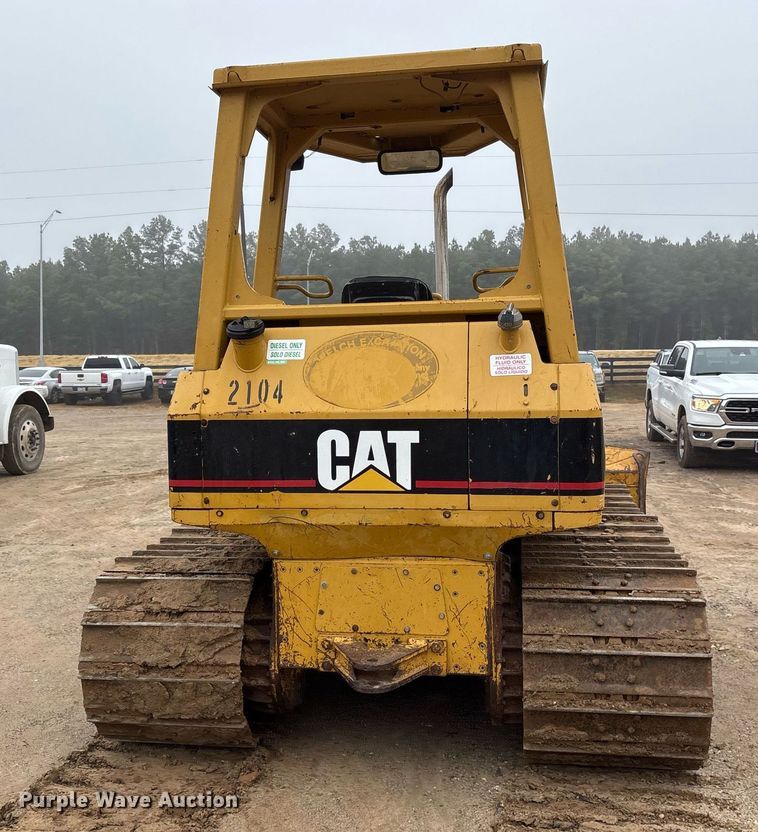 image for item OK9536 2004 Caterpillar D5G LGP dozer