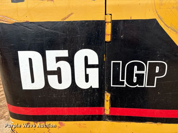 image for item OK9536 2004 Caterpillar D5G LGP dozer